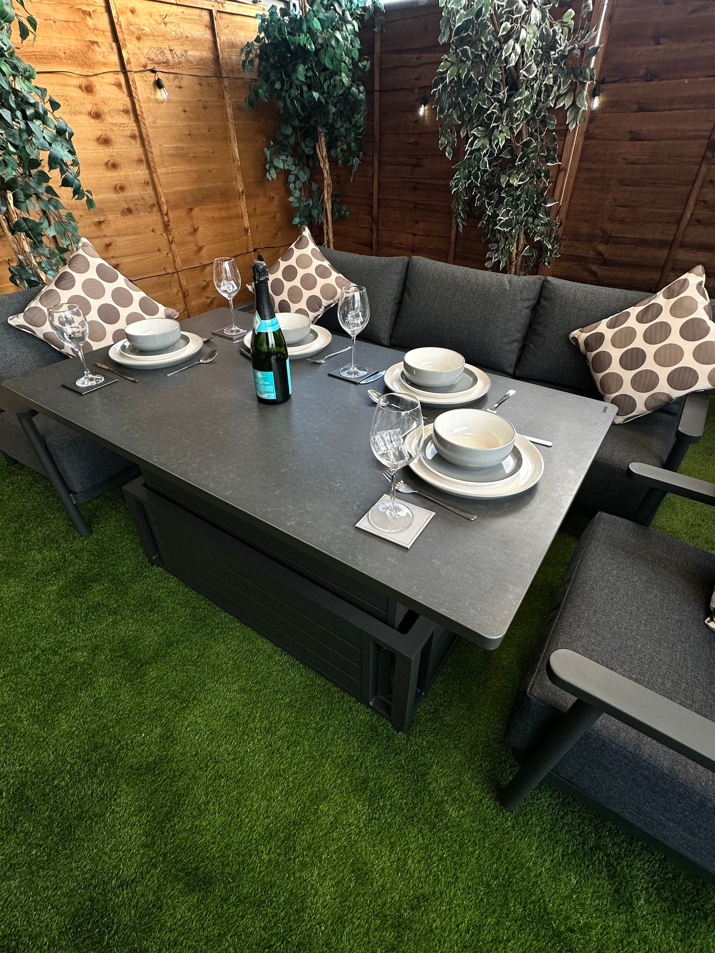 Deluxe Aluminium 5 Seat 4 Seat Piece  Sofa Set with Grey Rising Table