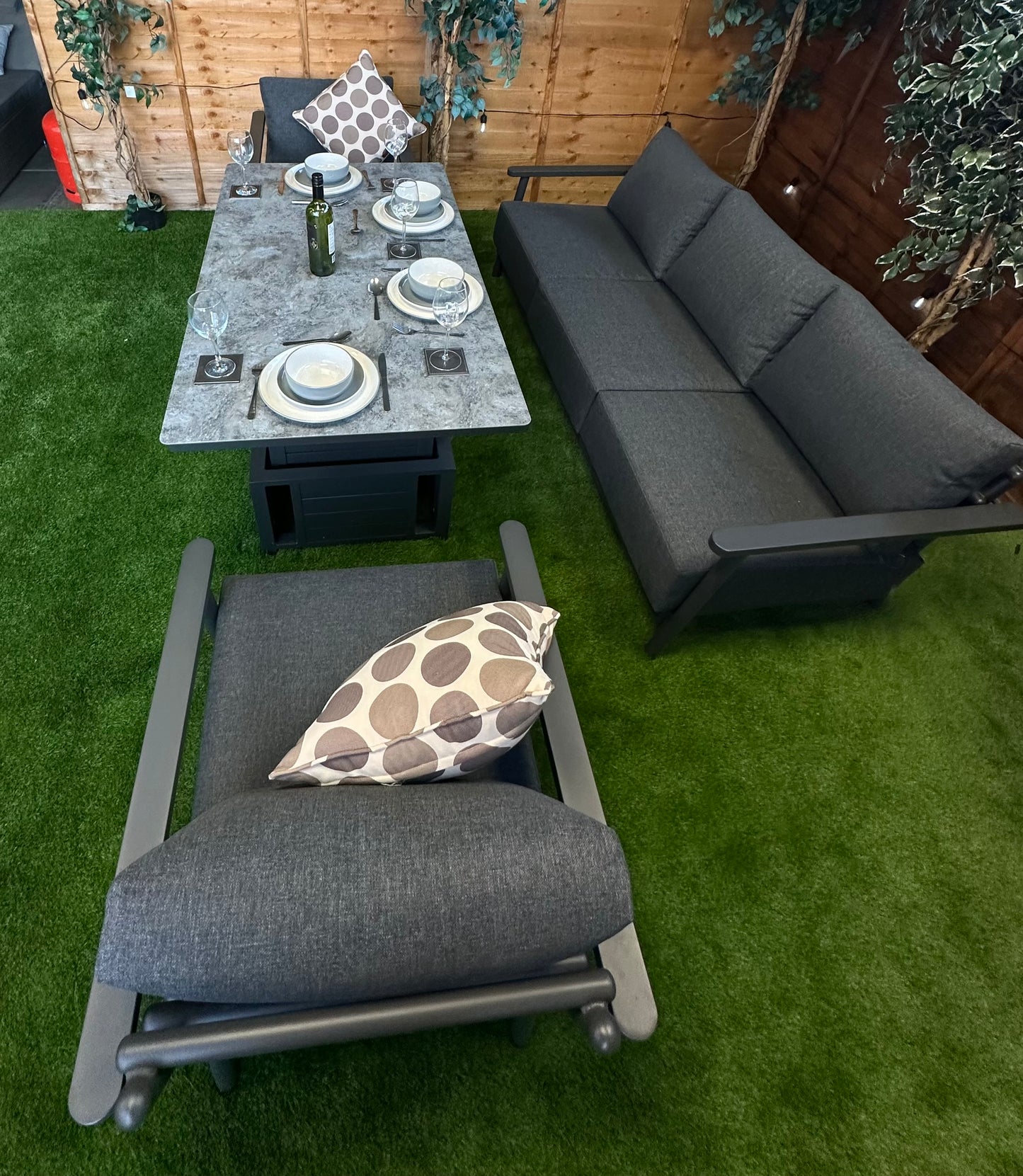 Deluxe Aluminium 5 Seat 4 Piece Sofa Patterned Rising Table