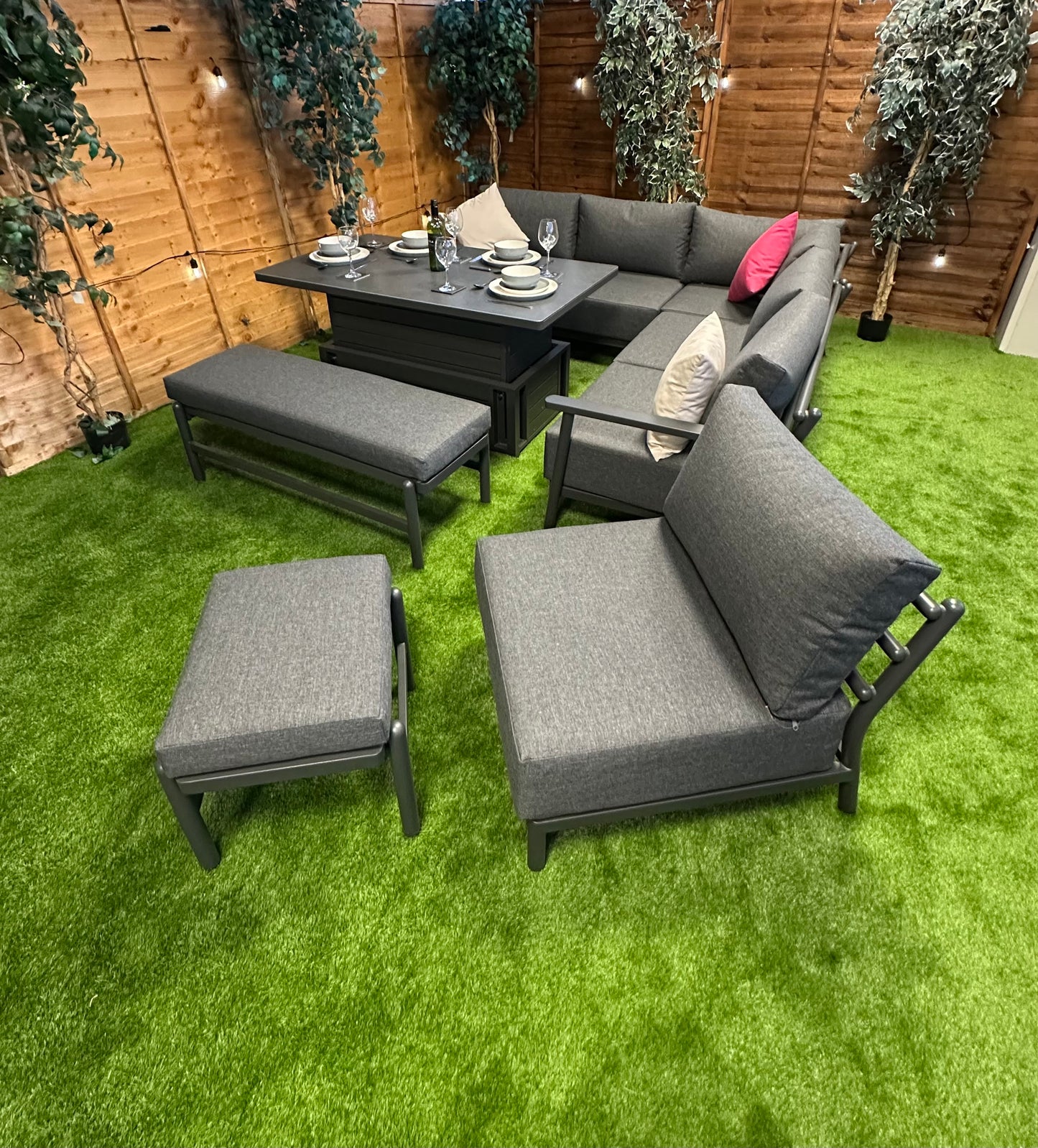 Deluxe Aluminium 9 Seat Sofa Set with Patterned Rising Table