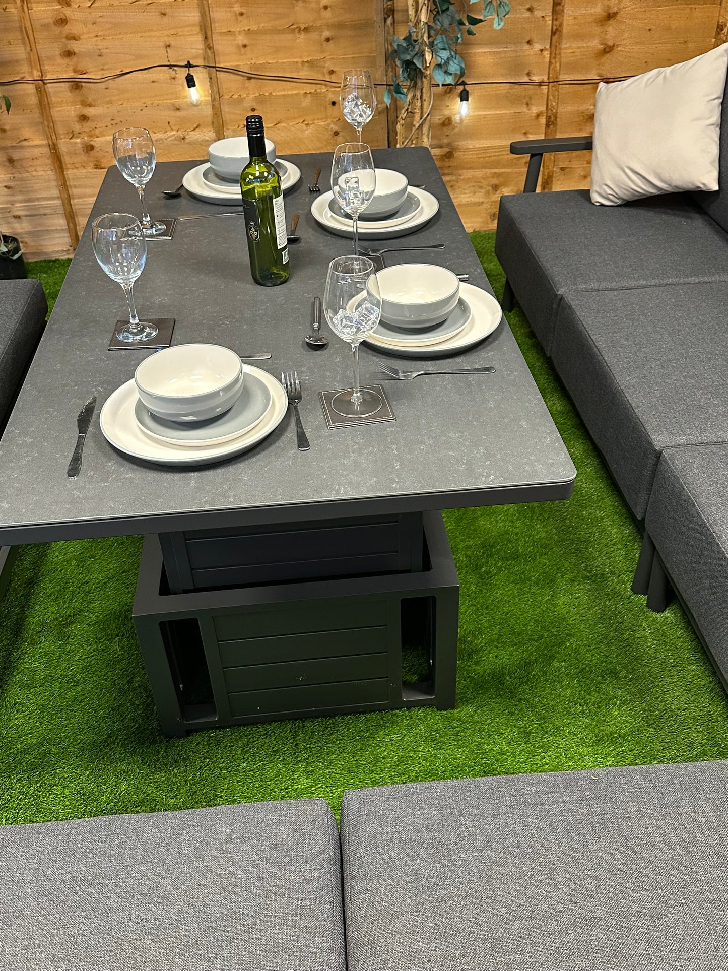 Deluxe Aluminium 9 Seat Sofa Set with grey Rising Table