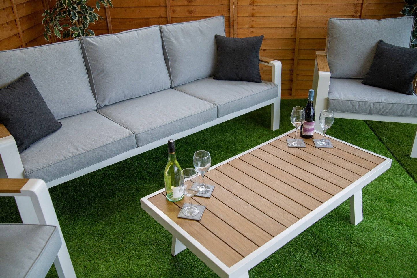 Aluminium Chloe 5 Seat 4 Piece Set With Coffee Table