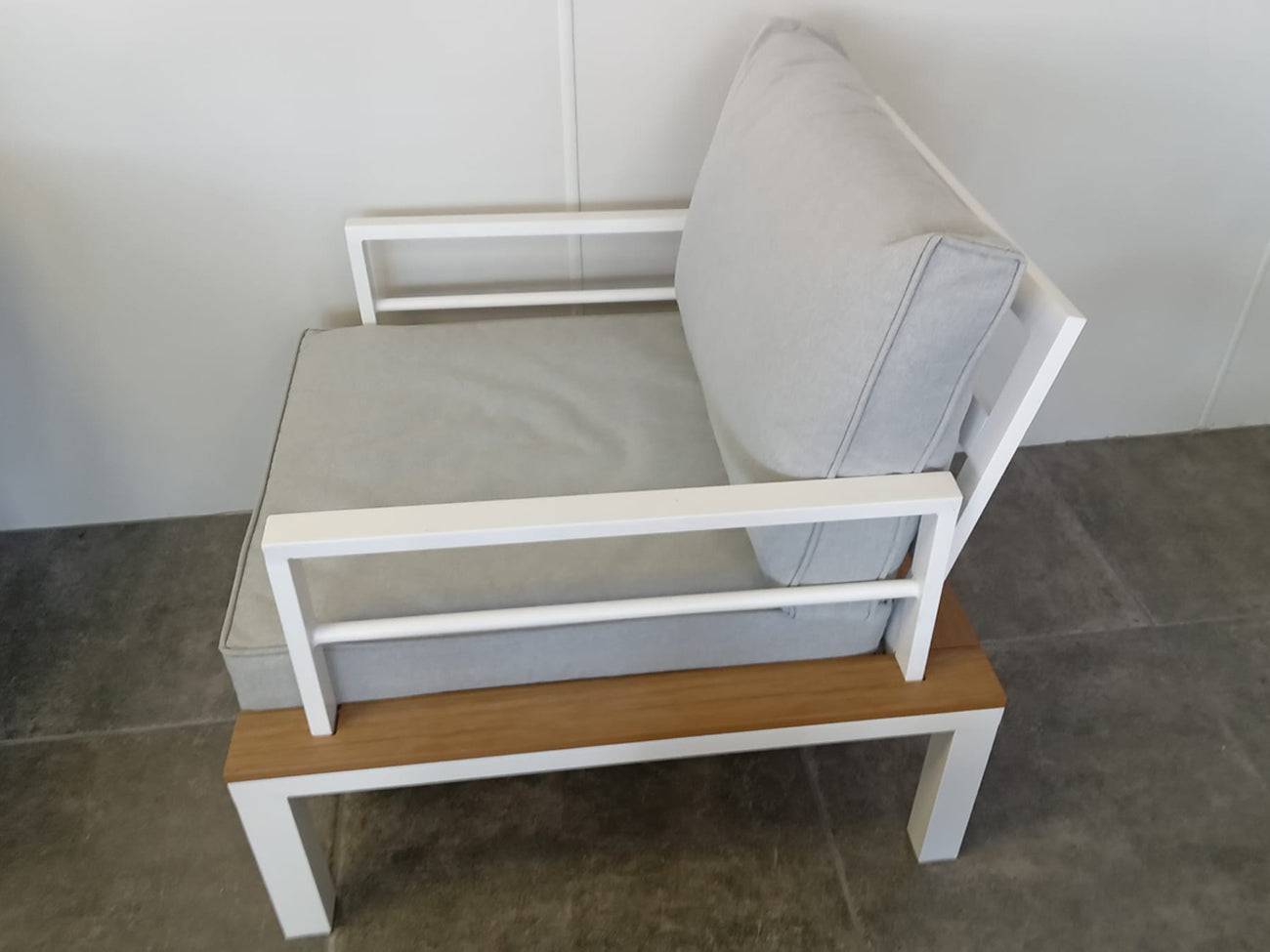 Java Aluminium Dining Set