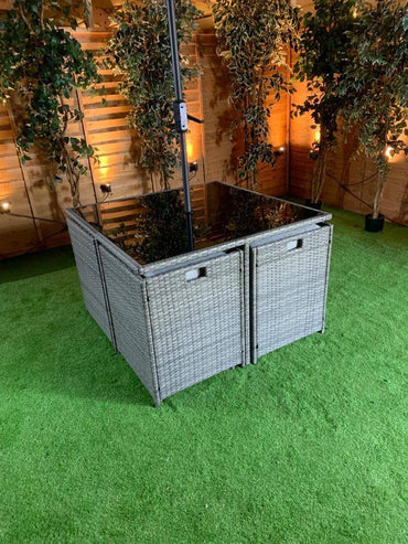 Value 4 Seat Cube with Footstools - simple