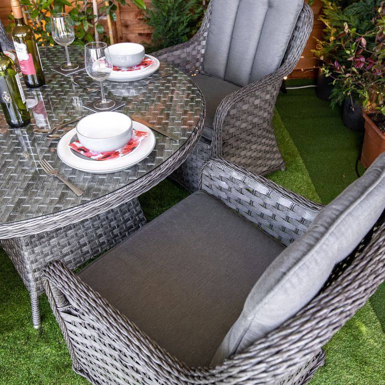 Serena Vienna Round 4 Seater Garden Dining Table Set  